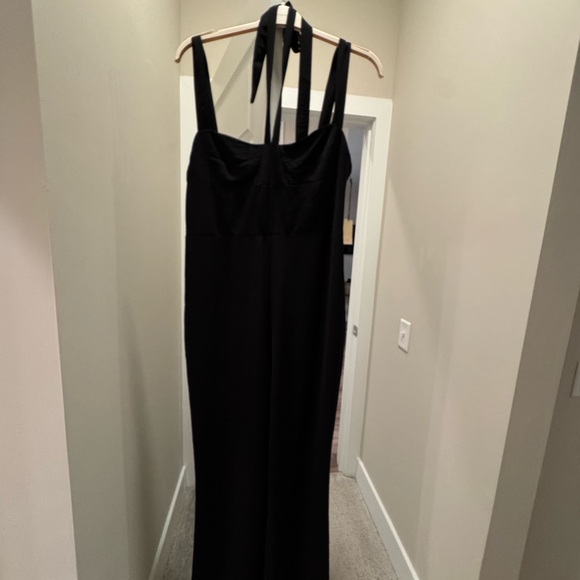 Superdown Classic Black Dress - Picture 1 of 4